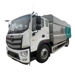 Foton Auhong washing and sweeping truck with Cummins 210 horsepower engine and 5500mm wheelbase