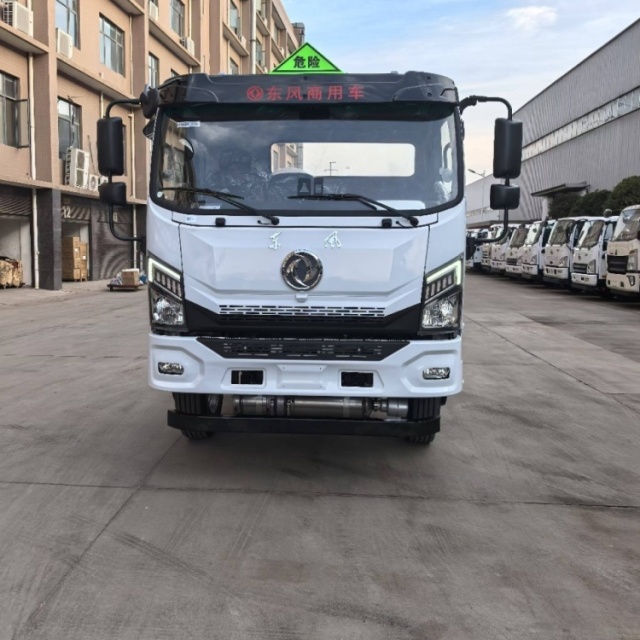 Tank Truck – Fuel Transport and Distribution Vehicle