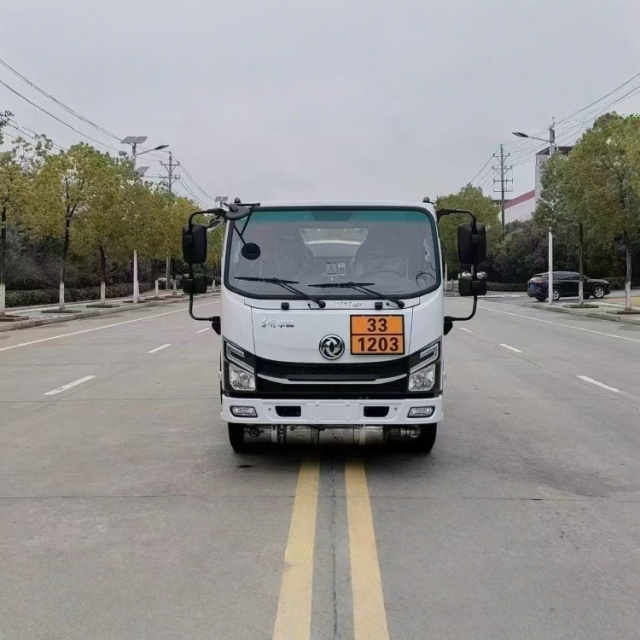 DFL Huashen V3 3000L Mobile Fuel Dispensing Truck (Blue Light Truck)