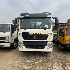 Sinotruk Howo TX Single Axle, Gross Mass 18000kg, 15000L Fuel Tanker Truck