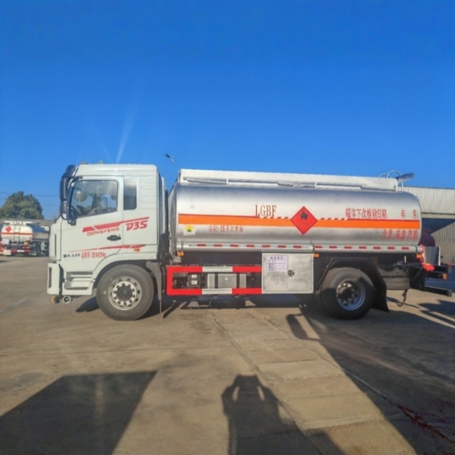 DFL D3S National VI Yuchai 220 HP 15500L  Refueling Truck