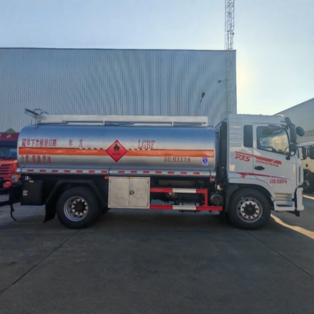 DFL D3S National VI Yuchai 220 HP 15500L  Refueling Truck