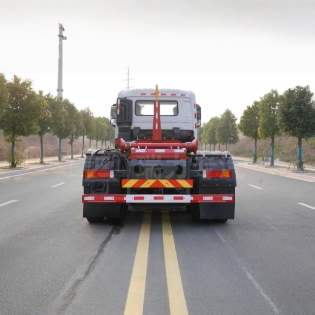 DFL  Tianlong Detachable Container (Hook Arm) Garbage Truck