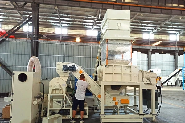 Вышедшие из эксплуатации лопасти ветряных турбин (изделия из стекловолокна) Система утилизации ресурсов