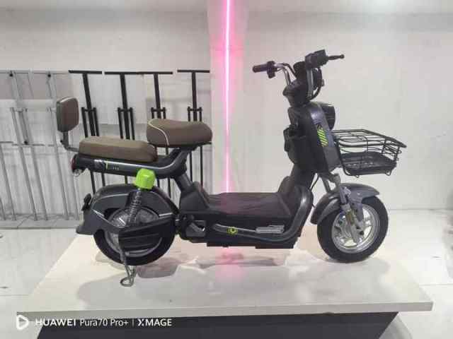 Wholesale 2025 New Electric City Bike Ebike 800W Fashion Electric City Bike With Basket