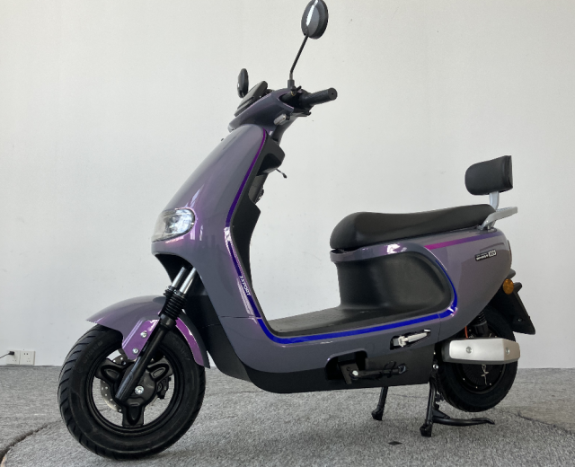Wholesale Factory High Quality Electric Motorbike Cheap 1500W Electric Scooter Electric Motorcycle for Adult