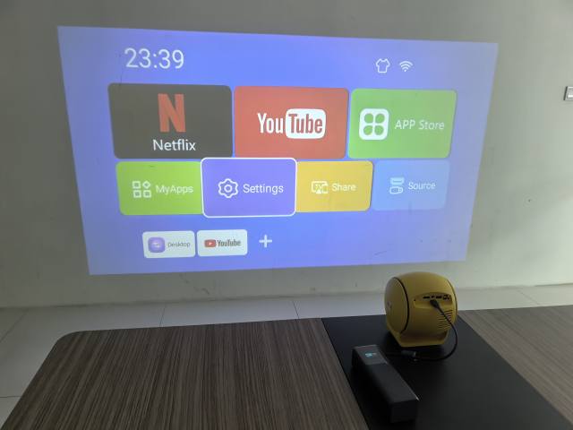 KQ3 Projector Allwinner H727 200 ANSI Lumens (Support Power Bank Charge)