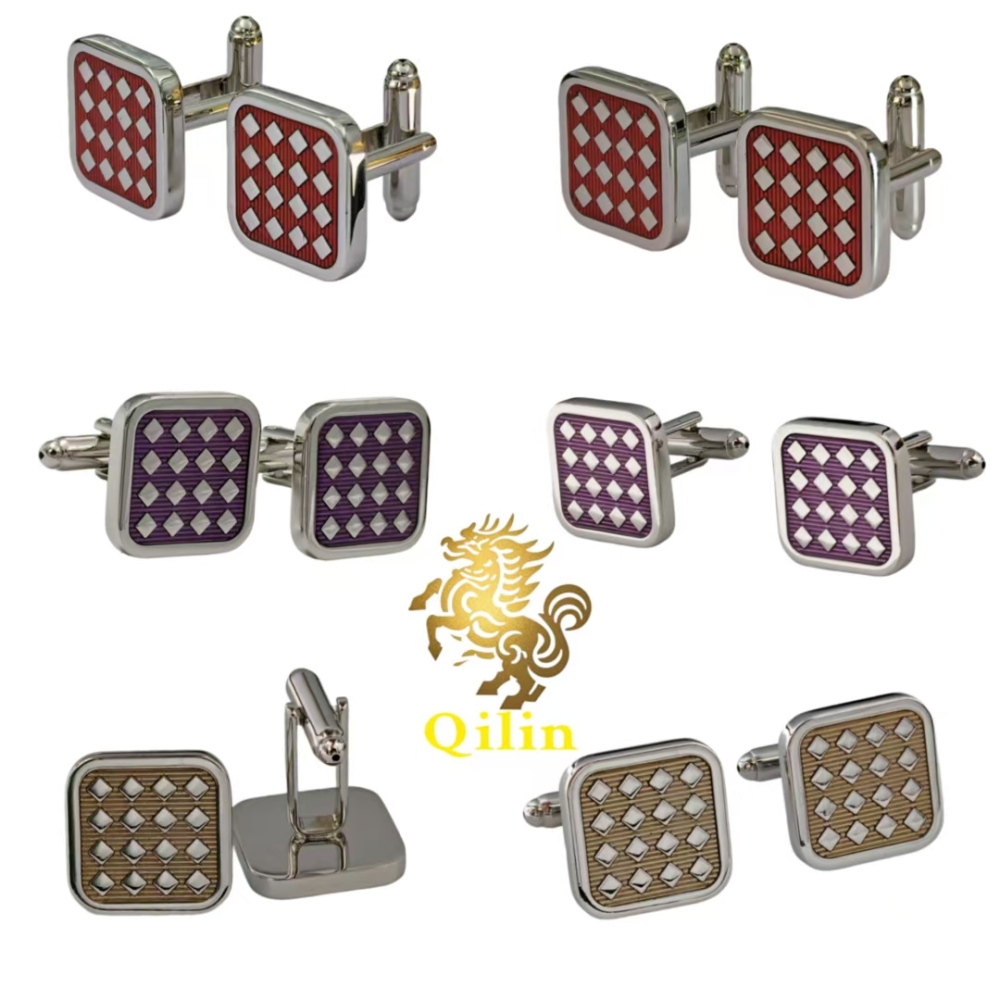 Qilin cufflink gift box is suitable for both men and women. The square - shaped metal cufflinks with stippling and silver edges are handmade, suitable for French - style shirts, and are also personalized gift accessories, applicable to various occasio