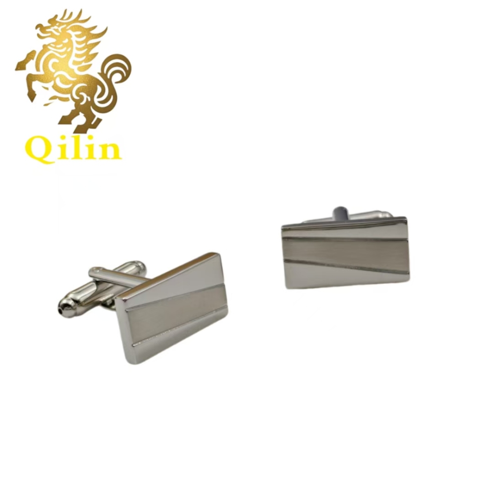 QiLin Unisex Cufflink Gift Box Packaging. Handmade classic metal silver cufflinks, suitable for French-style shirts, as well as personalized gift accessories, and applicable to various occasions.