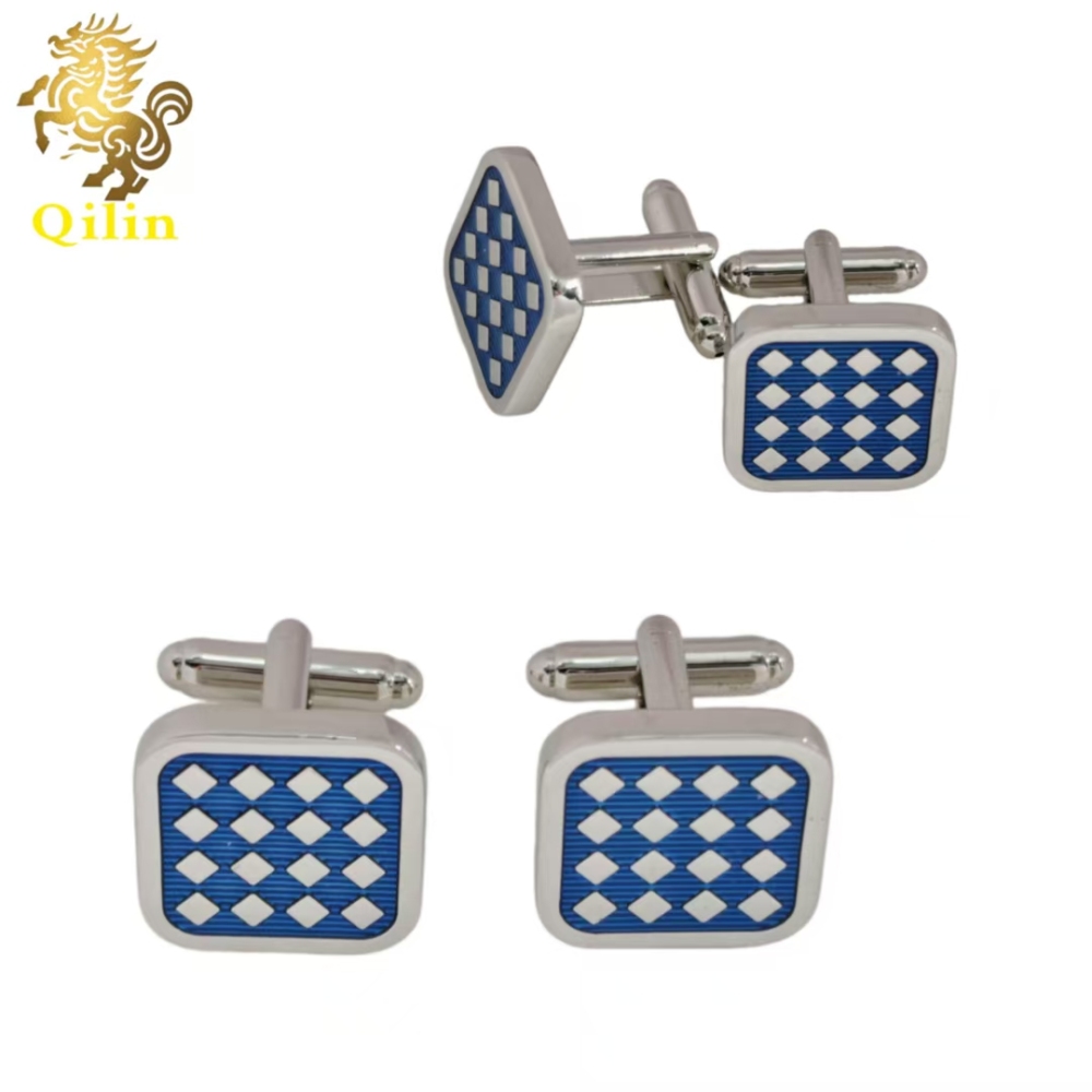 Qilin cufflink gift box is suitable for both men and women. The square - shaped metal cufflinks with stippling and silver edges are handmade, suitable for French - style shirts, and are also personalized gift accessories, applicable to various occasio