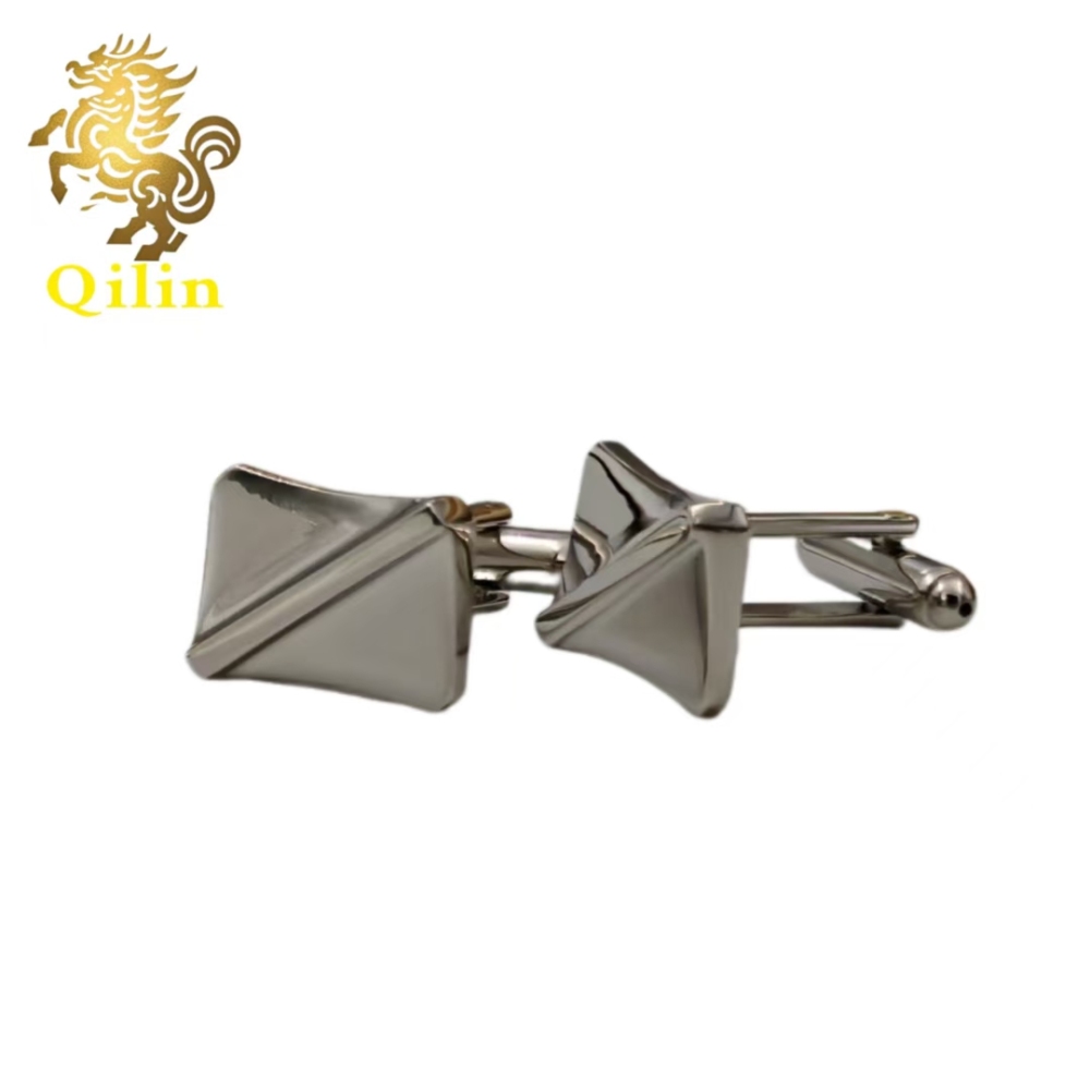 QiLin Unisex Cufflink Gift Box Packaging. Handmade classic metal silver cufflinks, suitable for French-style shirts, as well as personalized gift accessories, and applicable to various occasions.