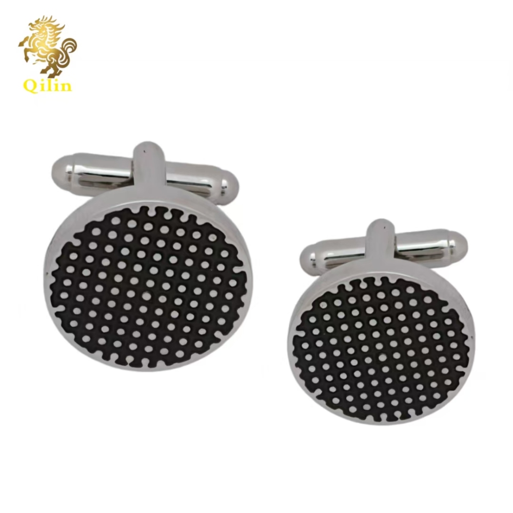 QiLin Unisex Cufflink Gift Box Packaging. Handmade classic metal silver cufflinks, suitable for French-style shirts, as well as personalized gift accessories, and applicable to various occasions.