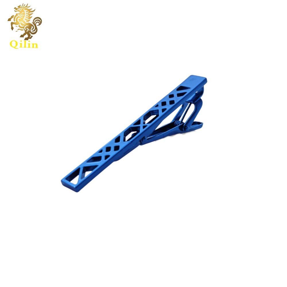 The QILIN tie clip comes in a gift box. It is a fashion pioneer with classic styles, and it is the best choice for weddings, business events, and as a gift for men.