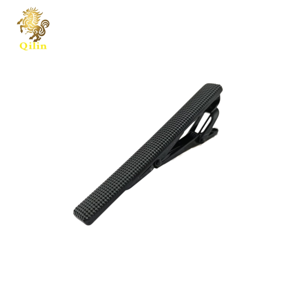 The QILIN tie clip comes in a gift box. It is a fashion pioneer with classic styles, and it is the best choice for weddings, business events, and as a gift for men.