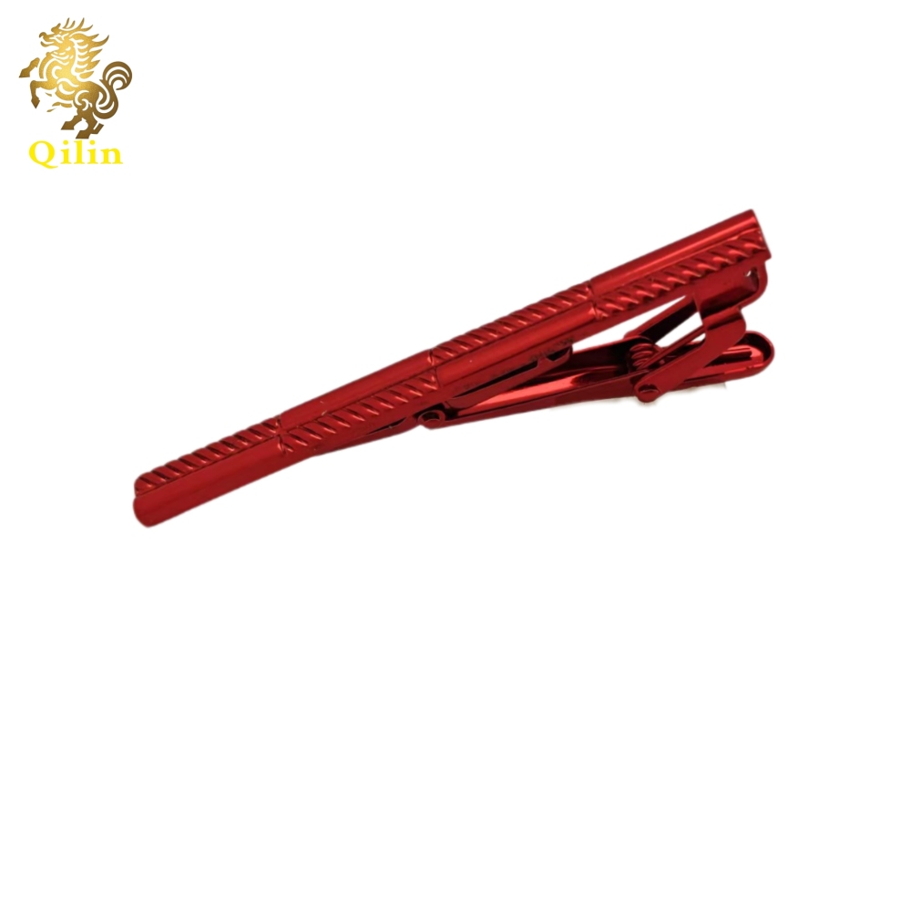 The QILIN tie clip is a fashion pioneer with classic styles. It is the perfect choice for weddings, business occasions, and as a gift for men.