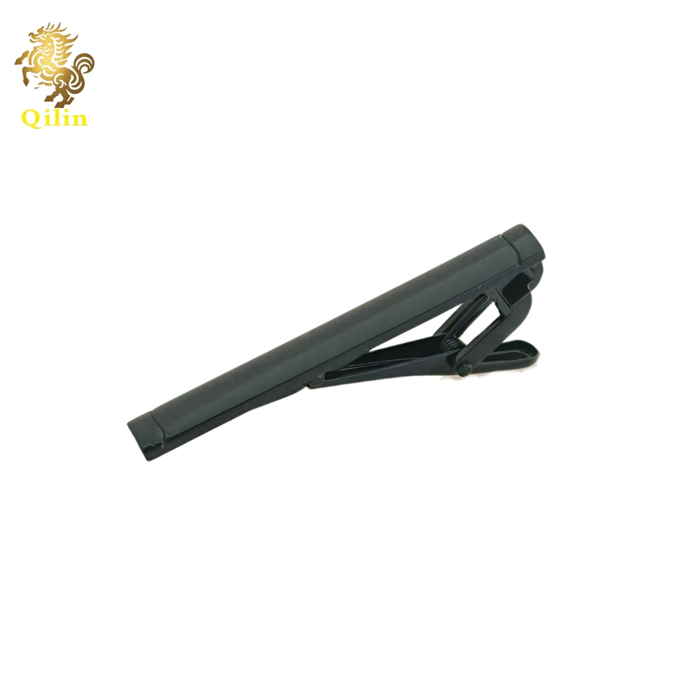 The QILIN tie clip is a fashion pioneer with classic styles. It is the perfect choice for weddings, business occasions, and as a gift for men.