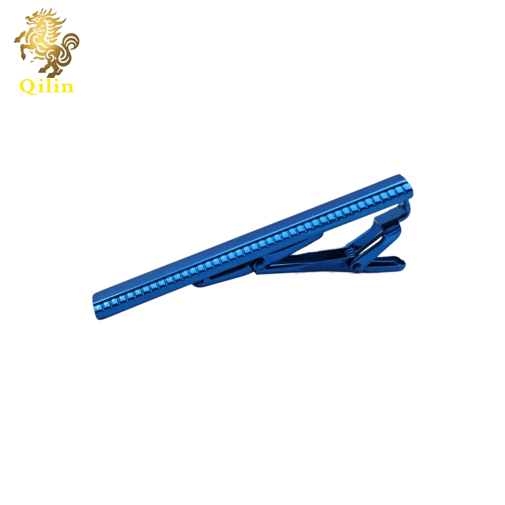 The QILIN tie clip comes in a gift box. It is a fashion pioneer with classic styles, and it is the best choice for weddings, business events, and as a gift for men.