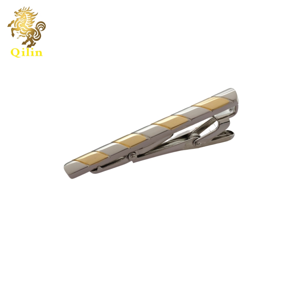 The QILIN tie clip comes in a gift box. It is a fashion pioneer with classic styles, and it is the best choice for weddings, business events, and as a gift for men.