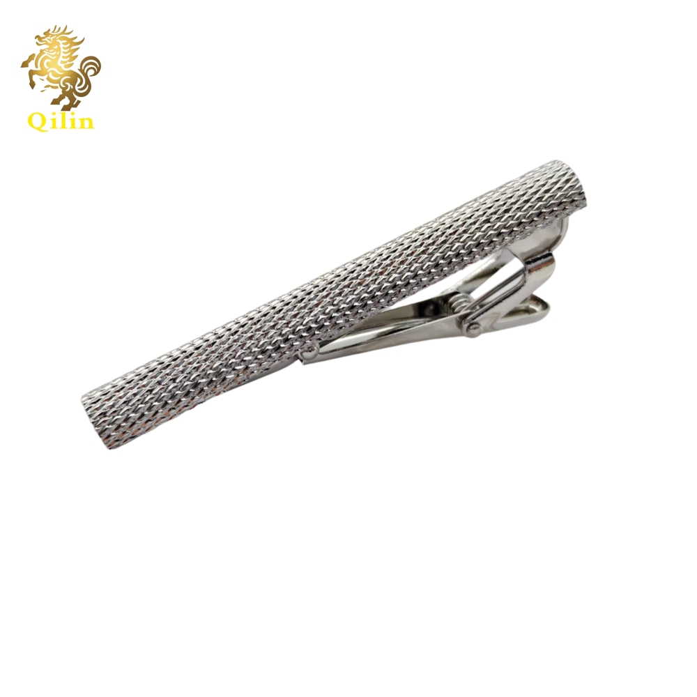 The QILIN tie clip comes in a gift box. From the silver series, it is a fashion pioneer with classic styles, and it is the perfect choice for weddings, business occasions, and as a gift for men.
