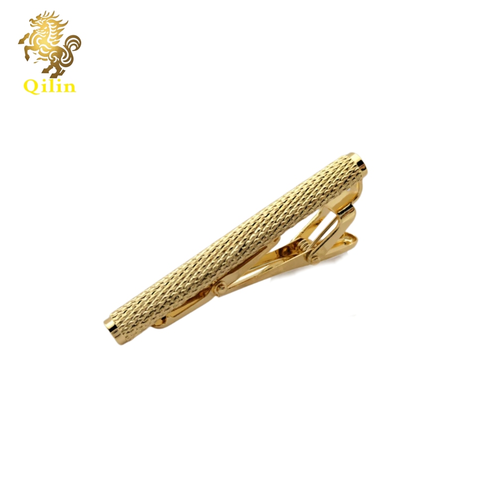 The QILIN tie clip comes in a gift box. There are four styles in the golden series. It is a fashion pioneer with classic designs, making it the perfect choice for weddings, business events, and as a gift for men.