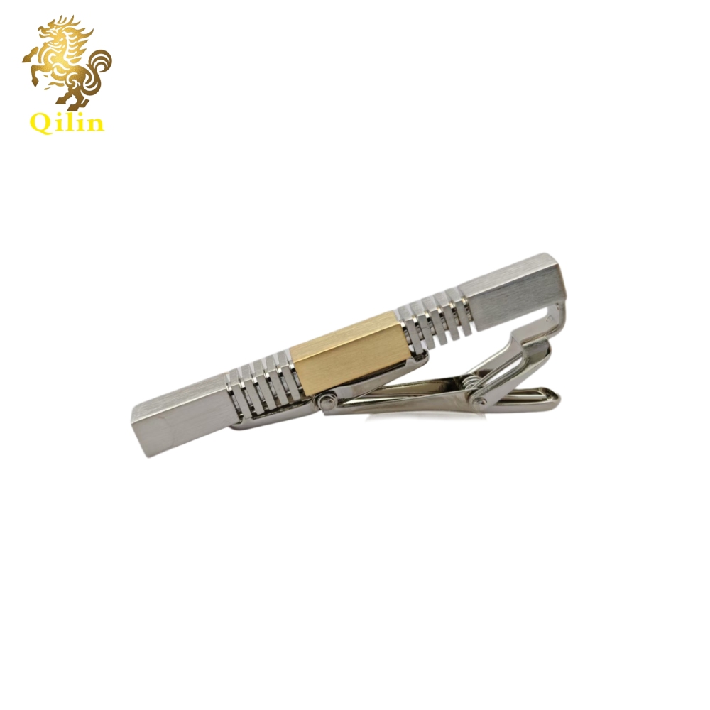 The QILIN tie clip comes in a gift box. It is a fashion pioneer with classic styles, and it is the best choice for weddings, business events, and as a gift for men.