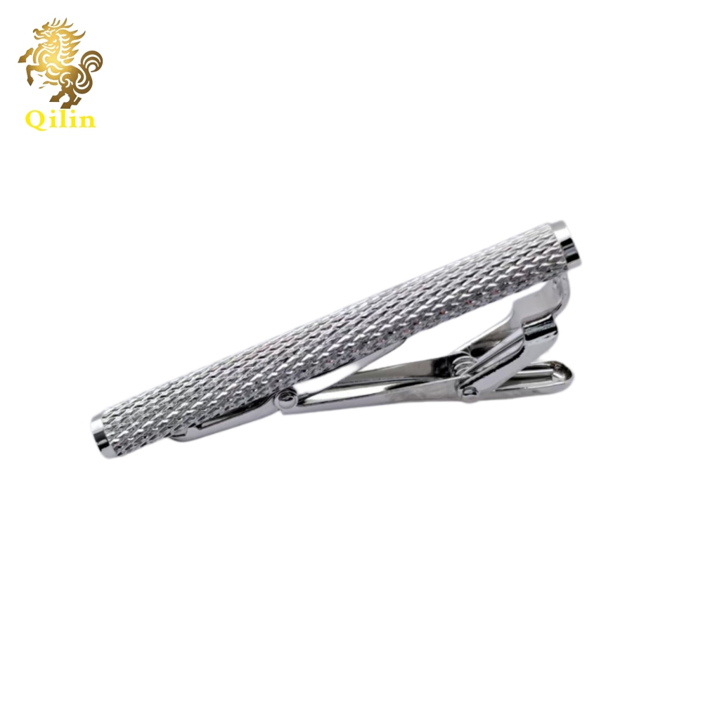 The classic golden-style tie clip is something you deserve to have! This product is individually packaged and comes with a high-quality gift box. It is suitable for all kinds of ties and makes an excellent gift for male friends.