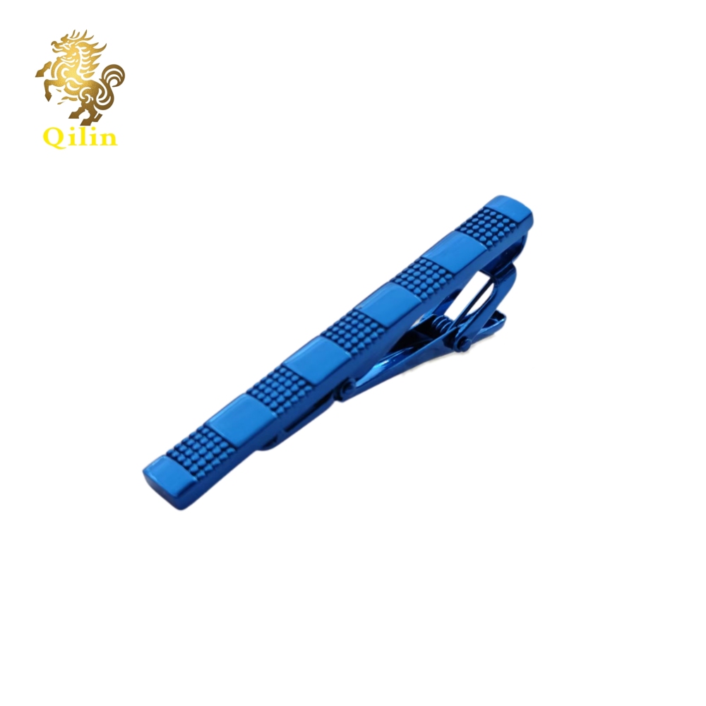 The QILIN tie clip comes in a gift box. It is a fashion pioneer with classic styles, and it is the best choice for weddings, business events, and as a gift for men.