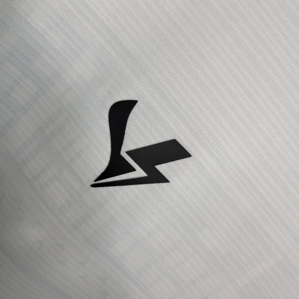 2023/2024 Vitória Away Football Shirt
