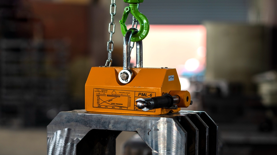 permanent magnetic lifter