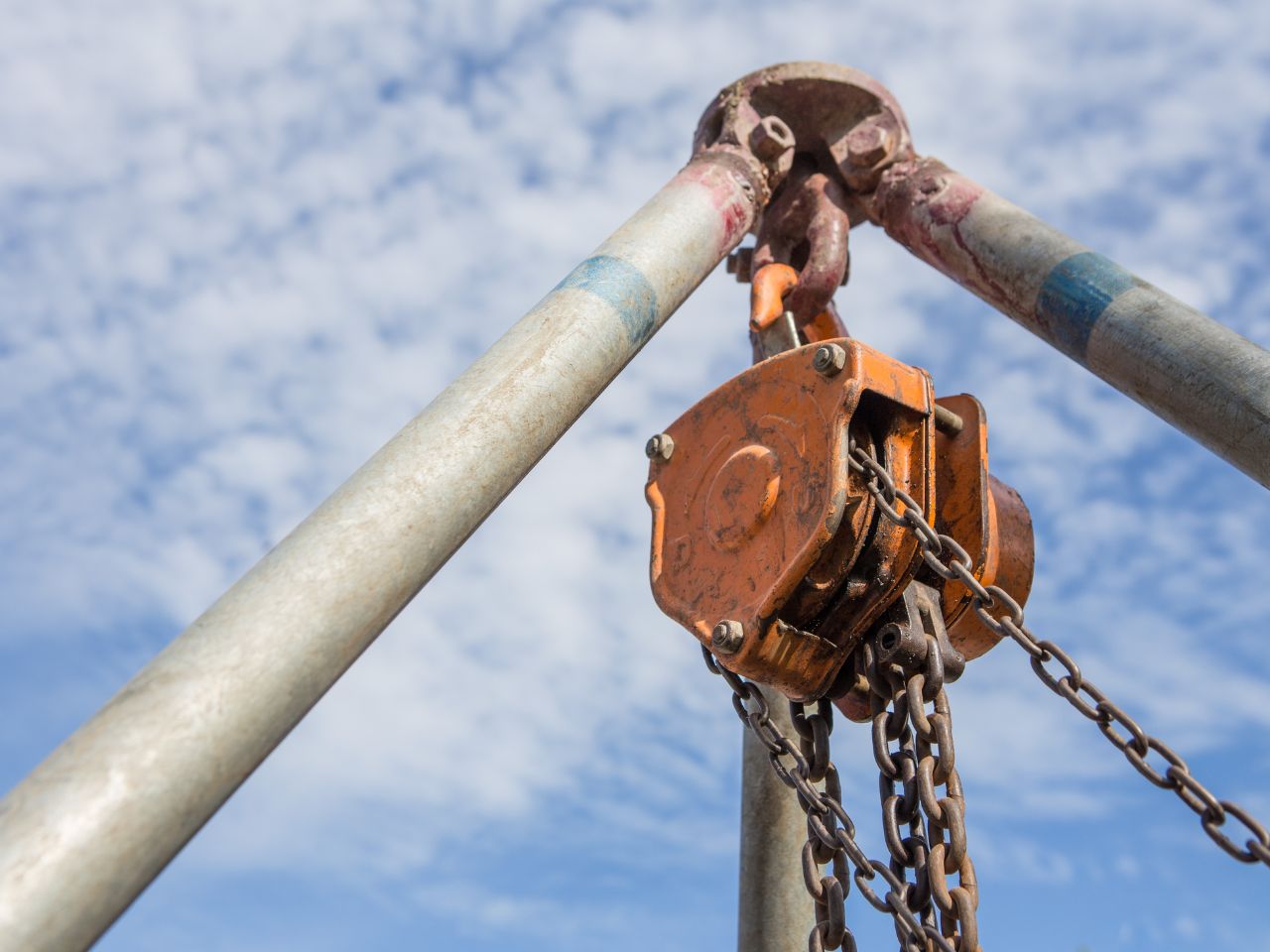 LB Hand Chain Block Manual Hoist 1 Ton Capacity | 26 Foot Lift | DJ Trussing Truss Hoist | Industrial Hand Chain Hoist