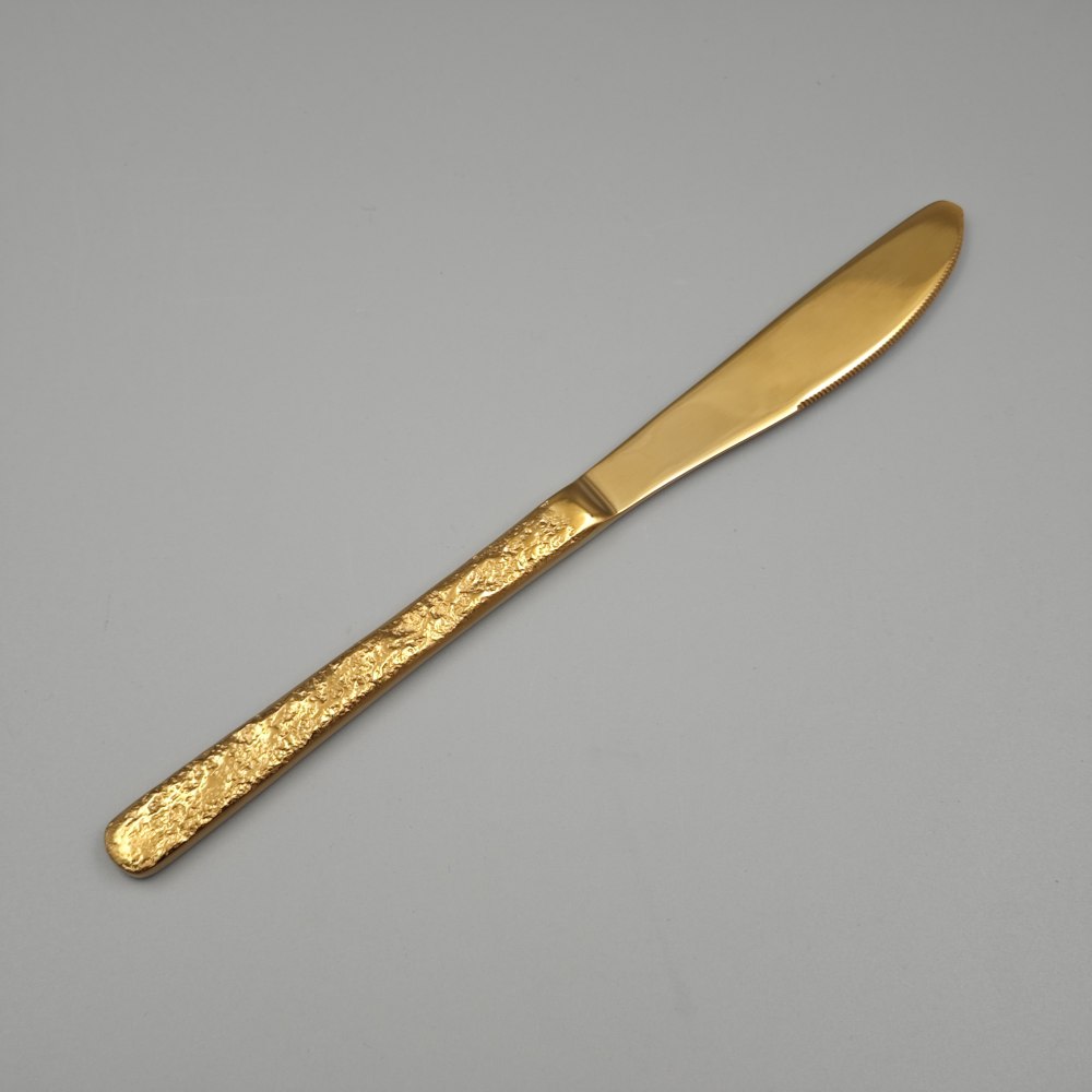 Gold - Plated Cutlery Set with Blue Glitter Handles - Elegant Tableware