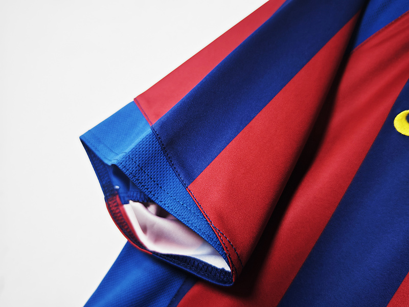 05∕06 Barcelona home retro Fan version