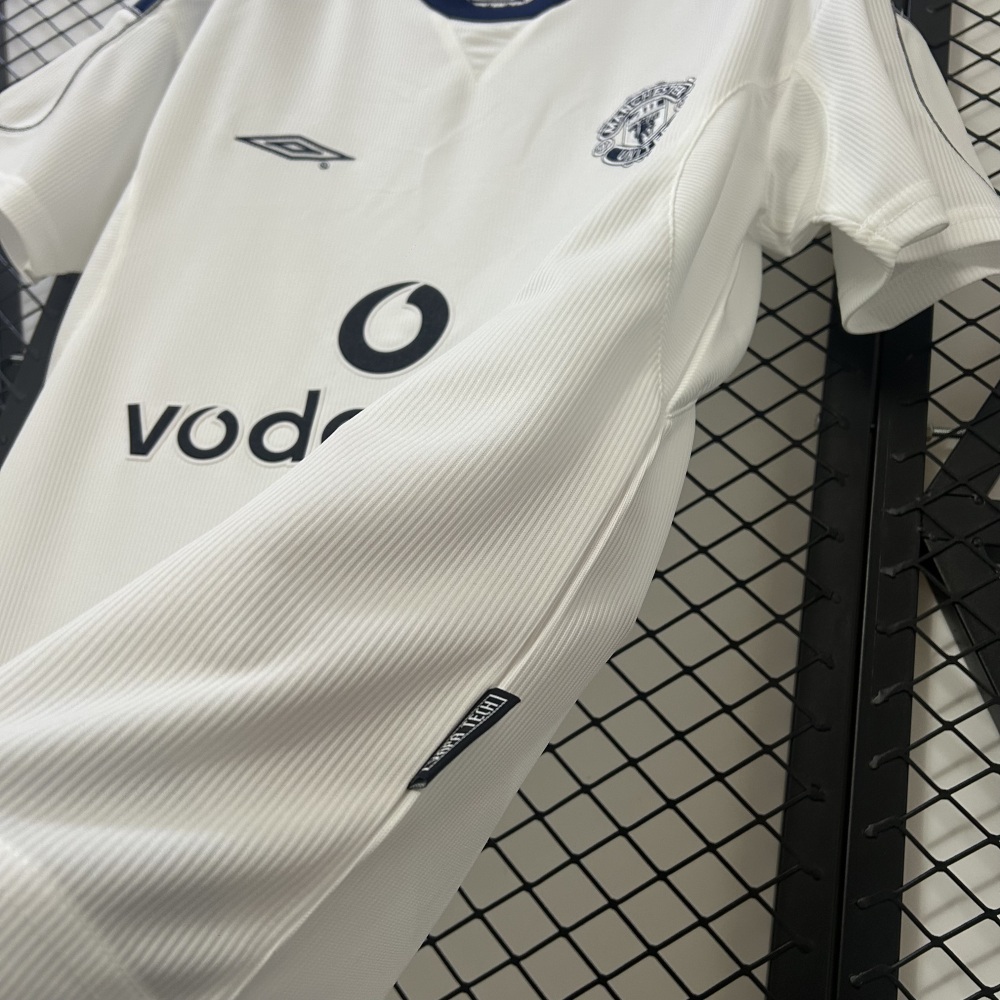 0001 Manchester United away retro Fan version