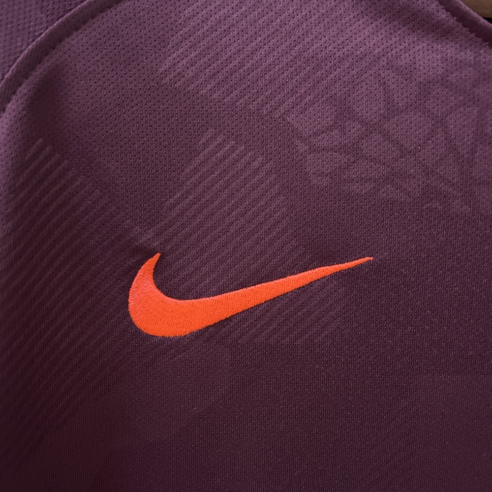 1718 Barcelona third retro Fan version