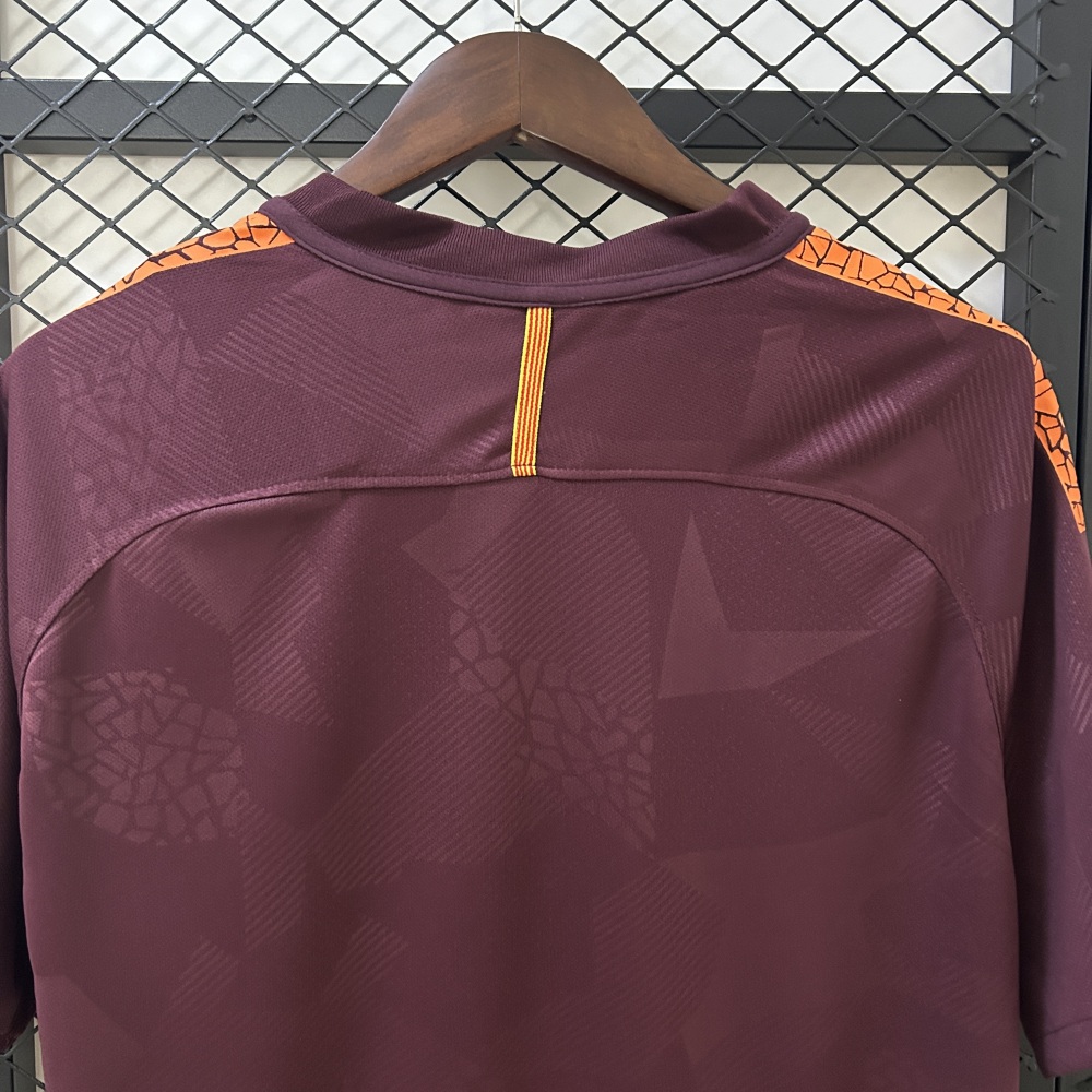 1718 Barcelona third retro Fan version
