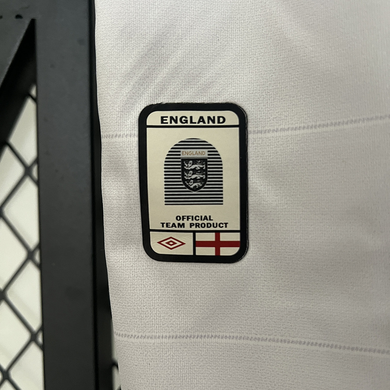2004 England home retro Fan version