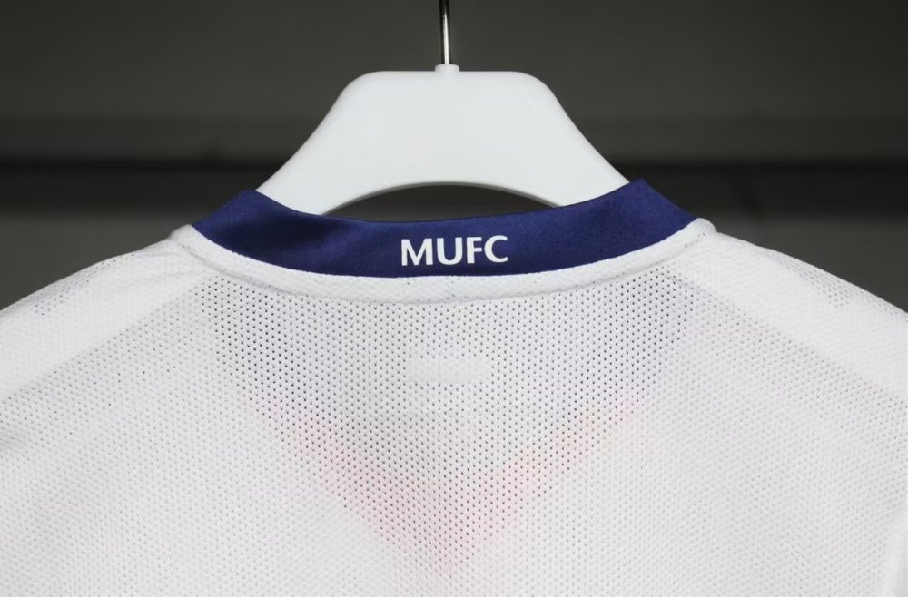 0809 Manchester United away Retro Player version