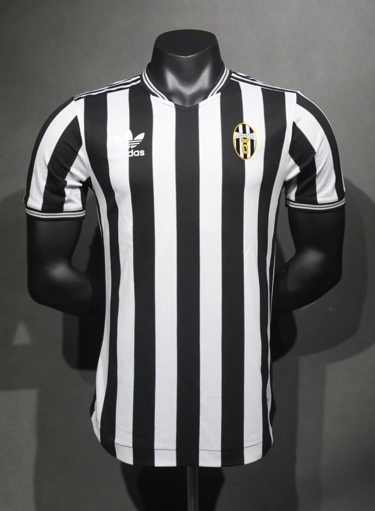 Juventus home Retro Player version