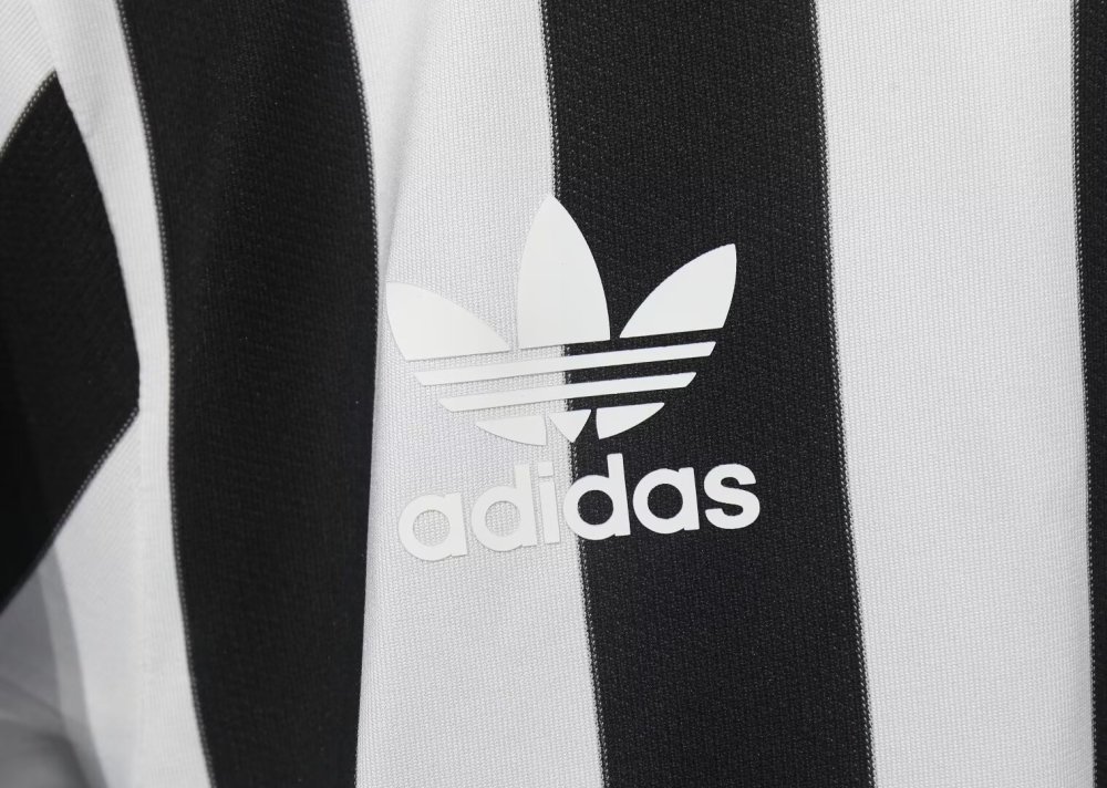 Juventus home Retro Player version