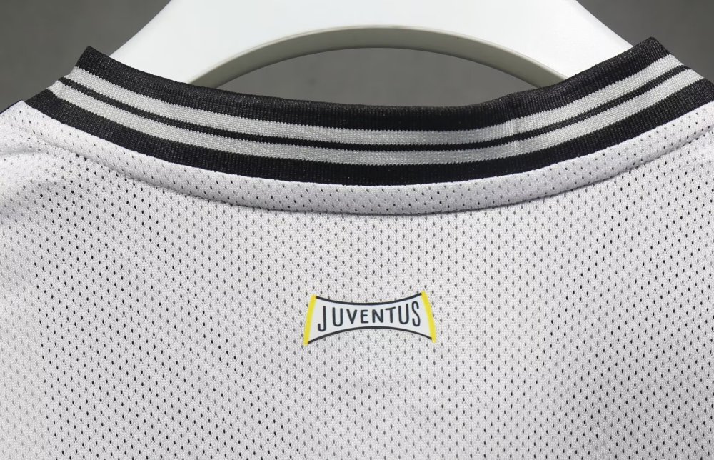 Juventus home Retro Player version