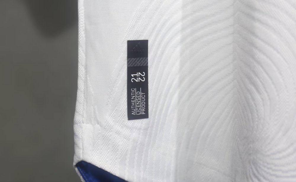 2122 Real Madrid home Retro Player version