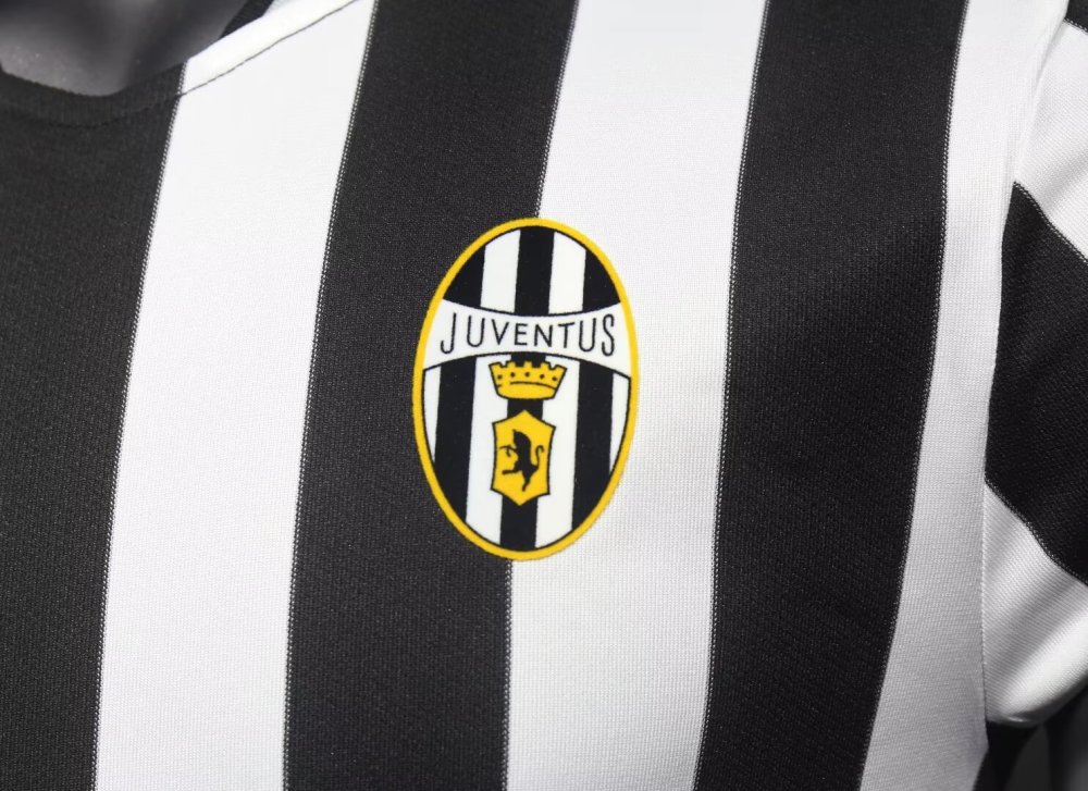 Juventus home Retro Player version