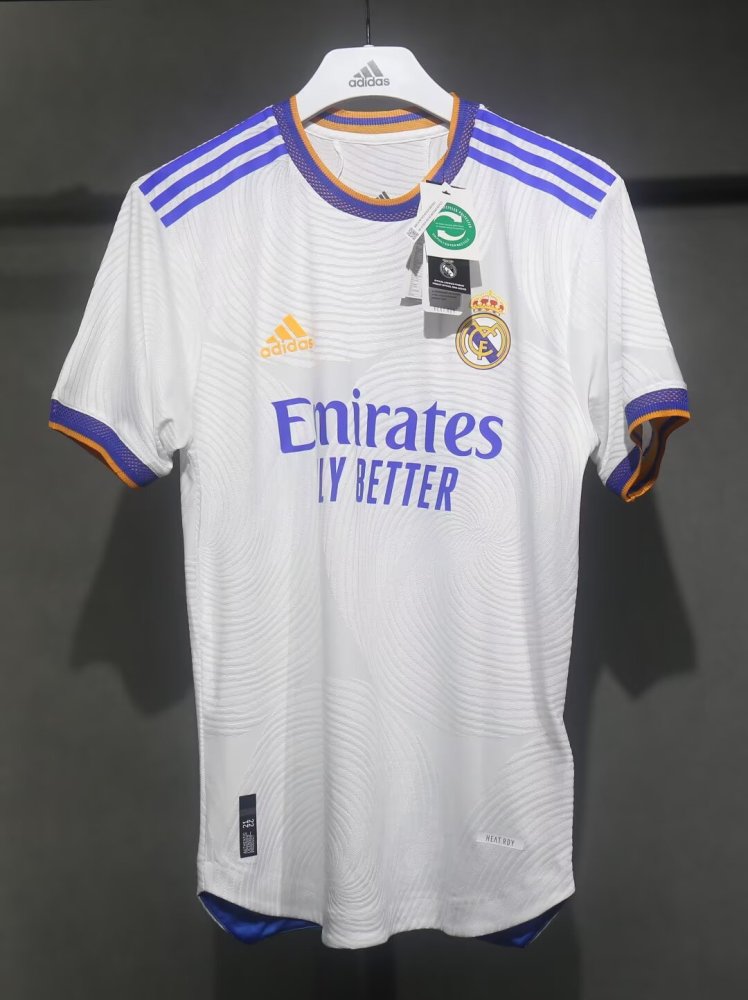 2122 Real Madrid home Retro Player version
