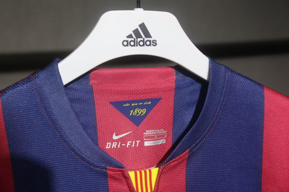 1415 Barcelona home Retro Player version