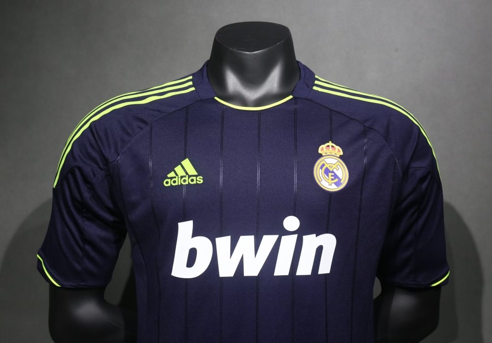 1213 Real Madrid away Retro Player version