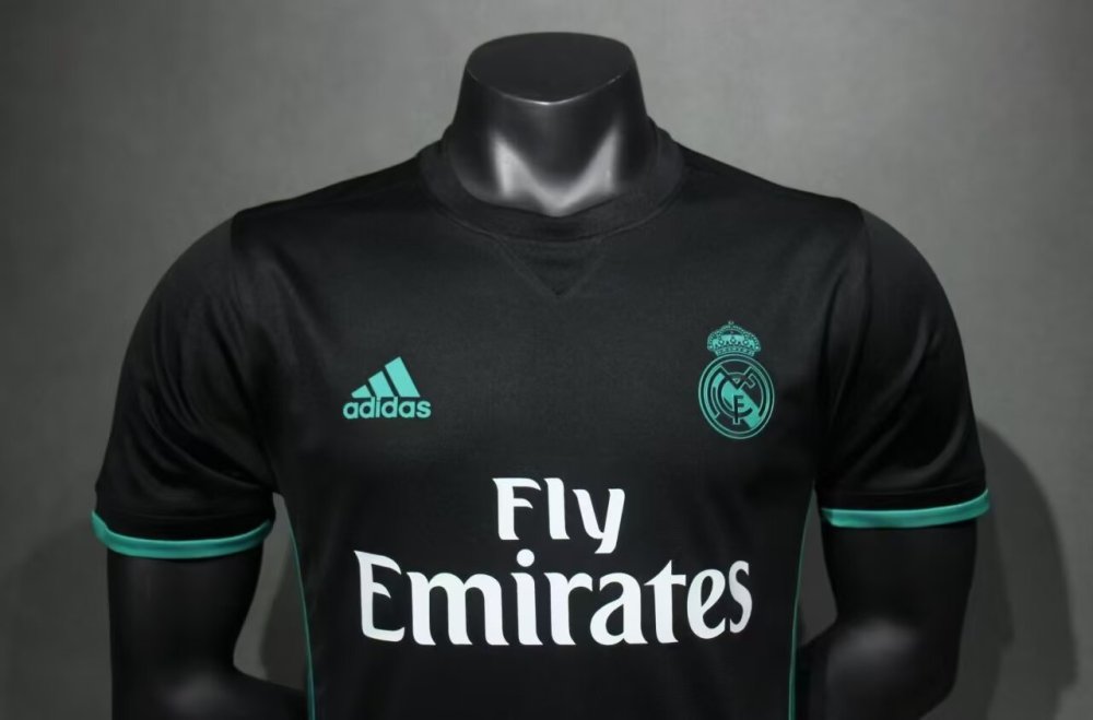 1718 Real Madrid away Retro Player version