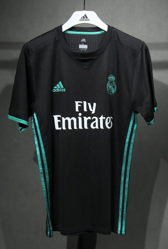 1718 Real Madrid away Retro Player version