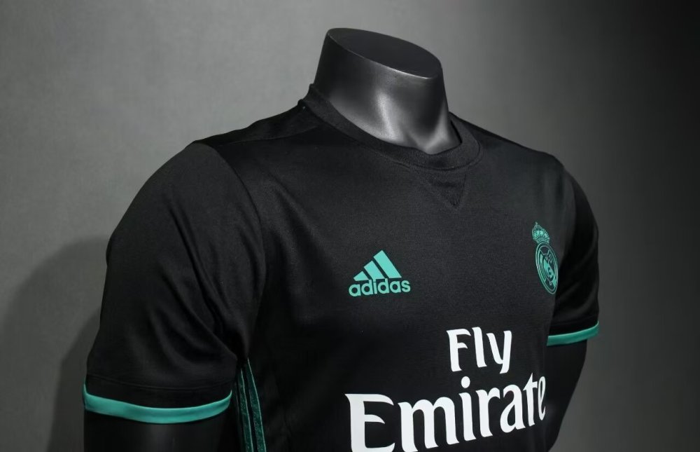 1718 Real Madrid away Retro Player version