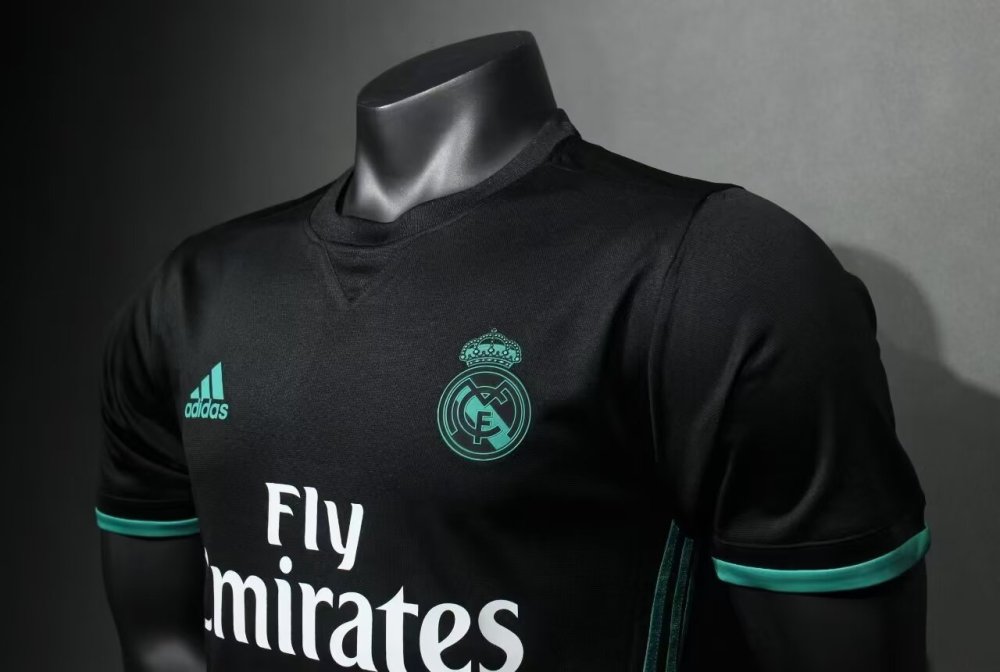 1718 Real Madrid away Retro Player version
