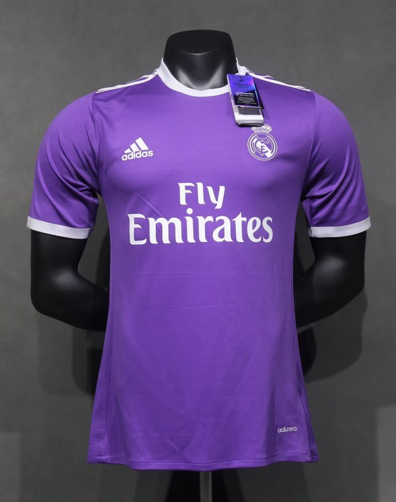 1617 Real Madrid away Retro Player version